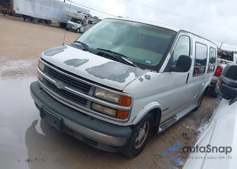 1999 Chevrolet Express z USA, uszkodzony, nr VIN 1GBFG15R9X1030898